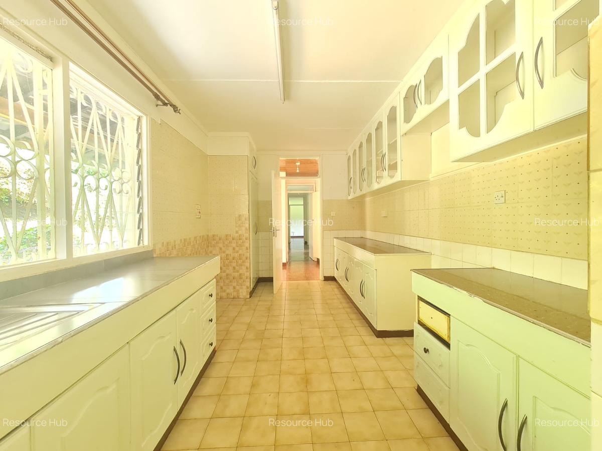 4 Bed House with En Suite at Loresho - 9
