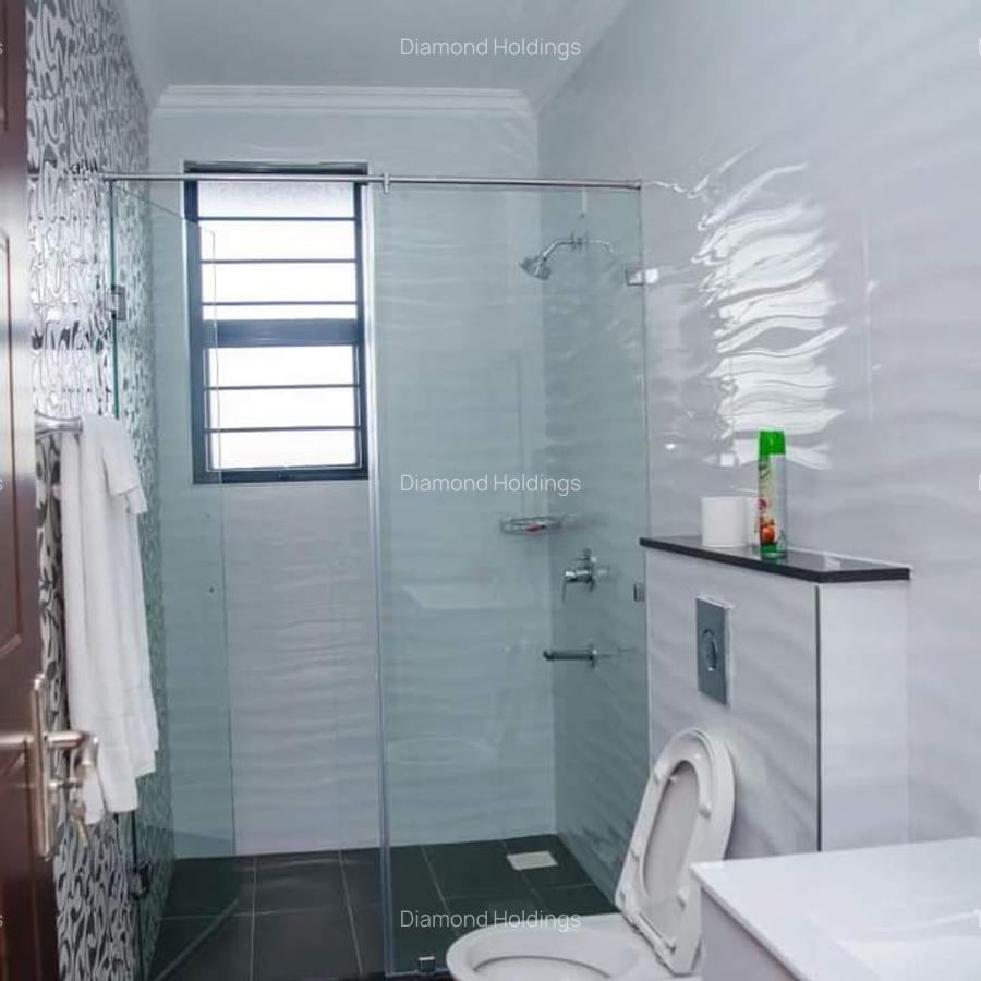 3 Bed Apartment with En Suite at Parklands - 4