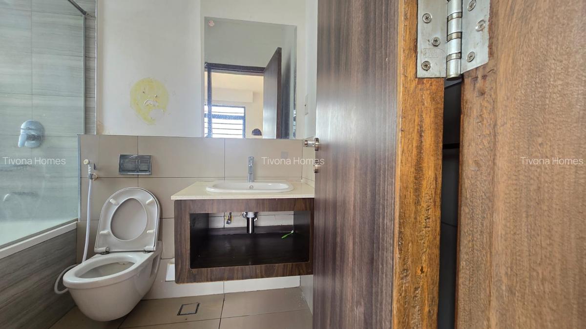 4 Bed House with En Suite in Garden Estate - 17