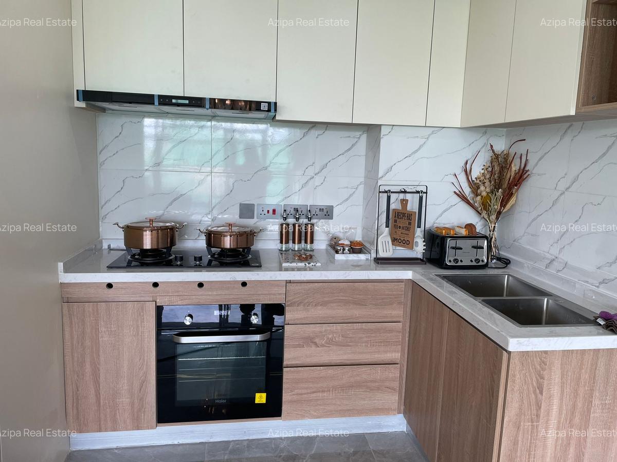 3 Bed Apartment with En Suite at Riverside - 14