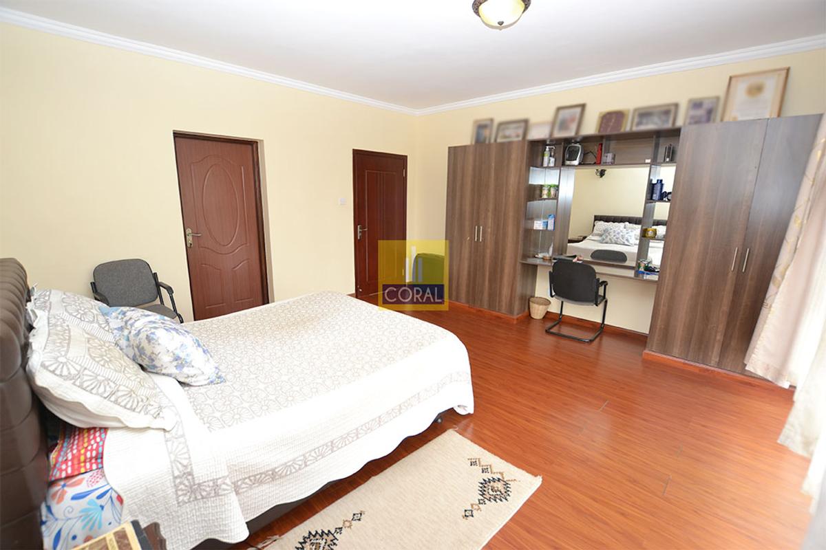 7 Bed Apartment with En Suite in Lavington - 15