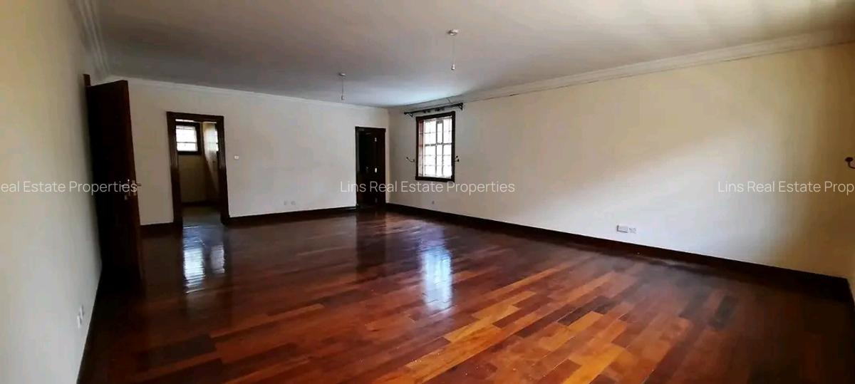 5 Bed Townhouse with En Suite in Lavington - 9