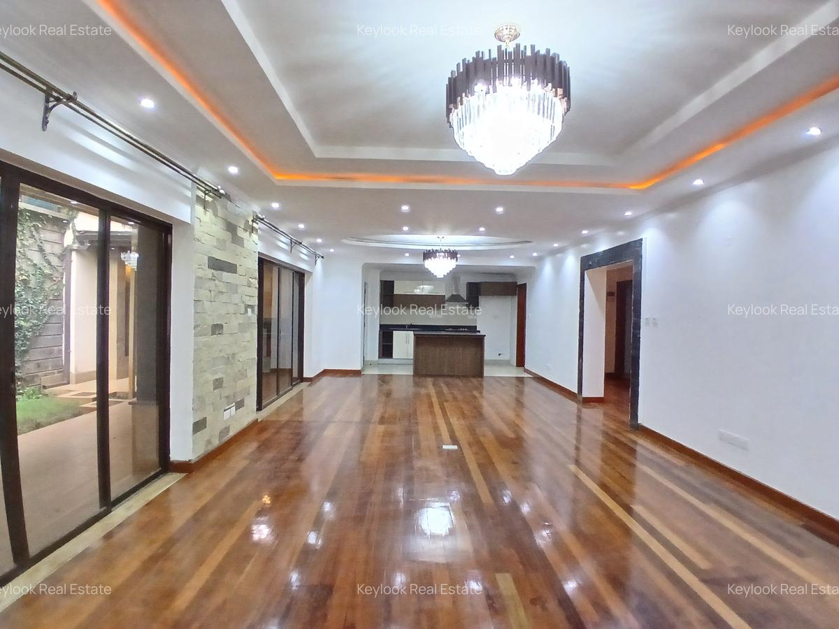 4 Bed Townhouse with En Suite at Lavington - 5