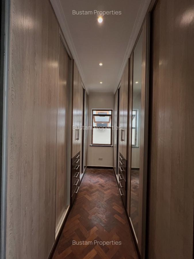 5 Bed Townhouse with En Suite in Lavington - 6