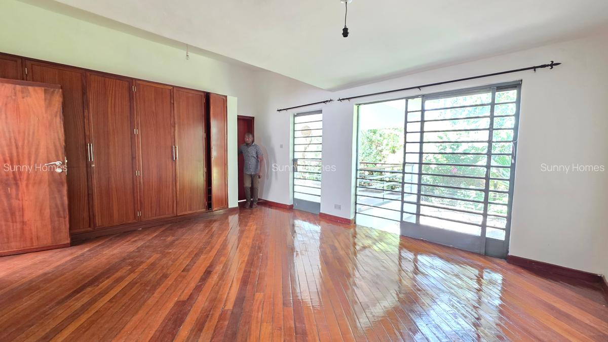 4 Bed Townhouse with En Suite at Convent Drive - 12