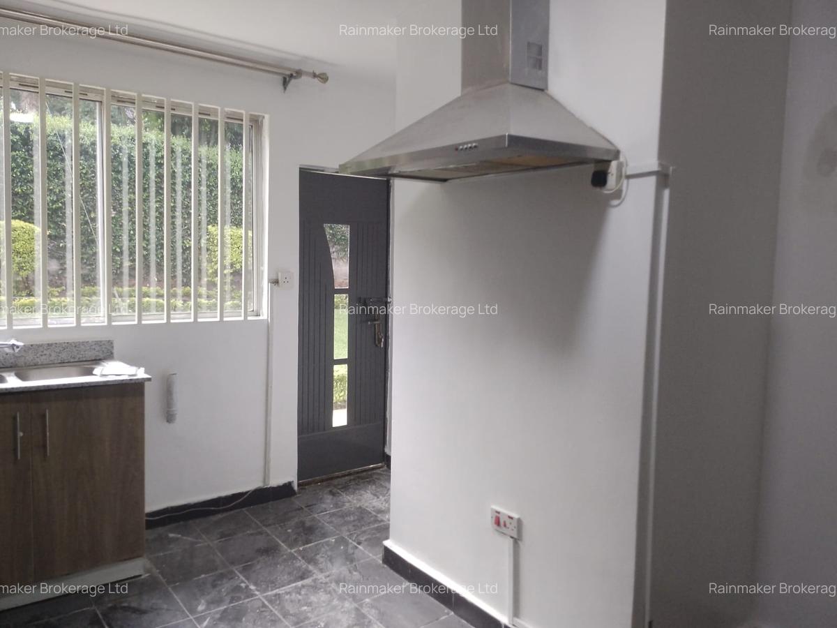 5 Bed House with En Suite in Nyari - 10