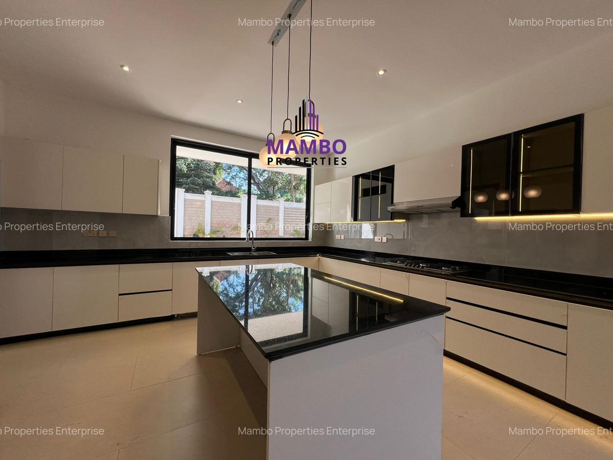 6 Bed Townhouse with En Suite at Peponi Rd - 2