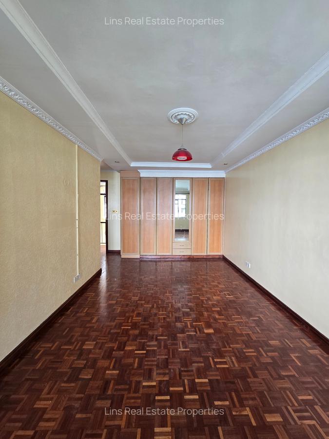 4 Bed Townhouse with En Suite in Lavington - 14
