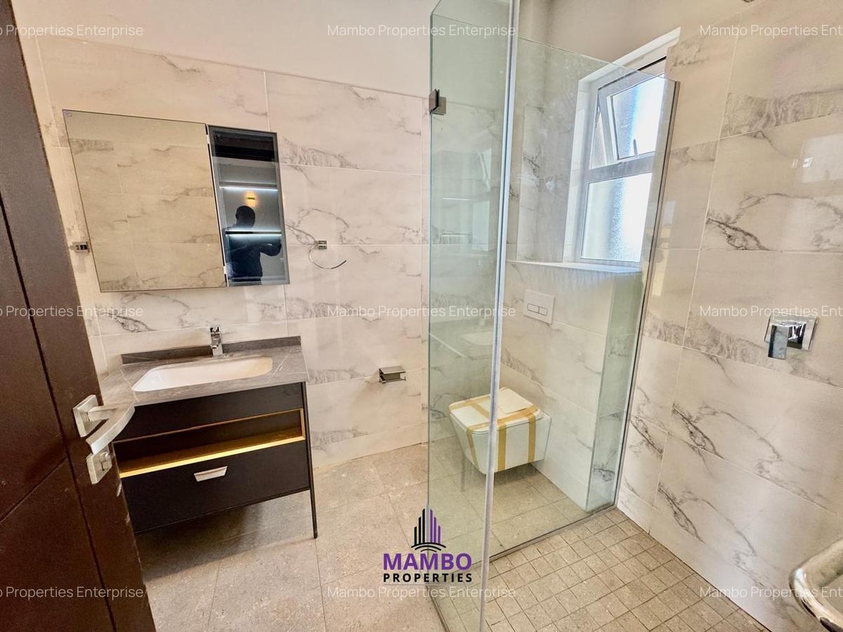 3 Bed Apartment with En Suite at Riverside Dr - 12