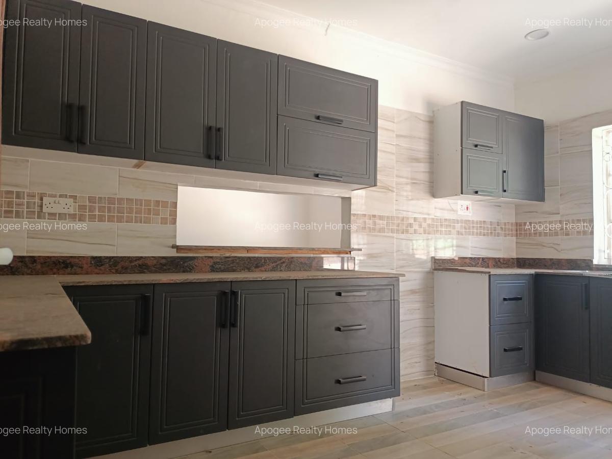 4 Bed House with En Suite at Westlands - 4