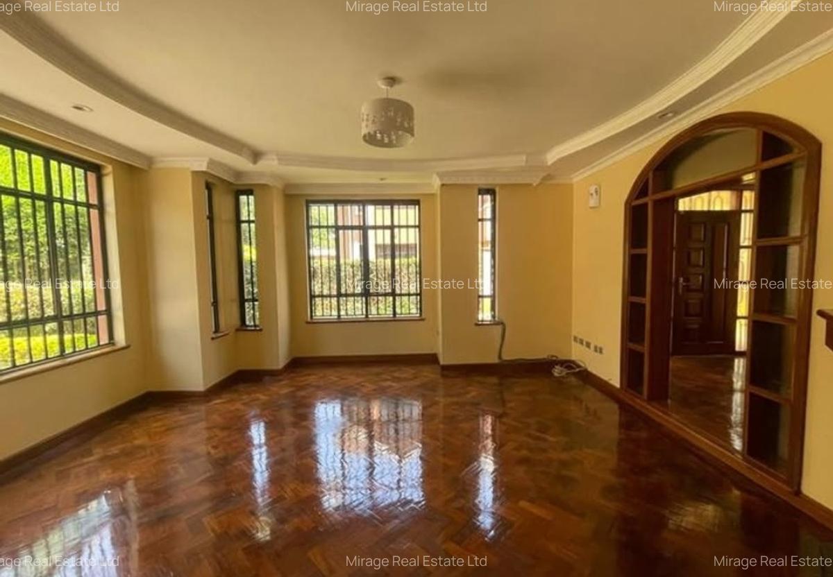 4 Bed Villa with En Suite in Lavington - 5