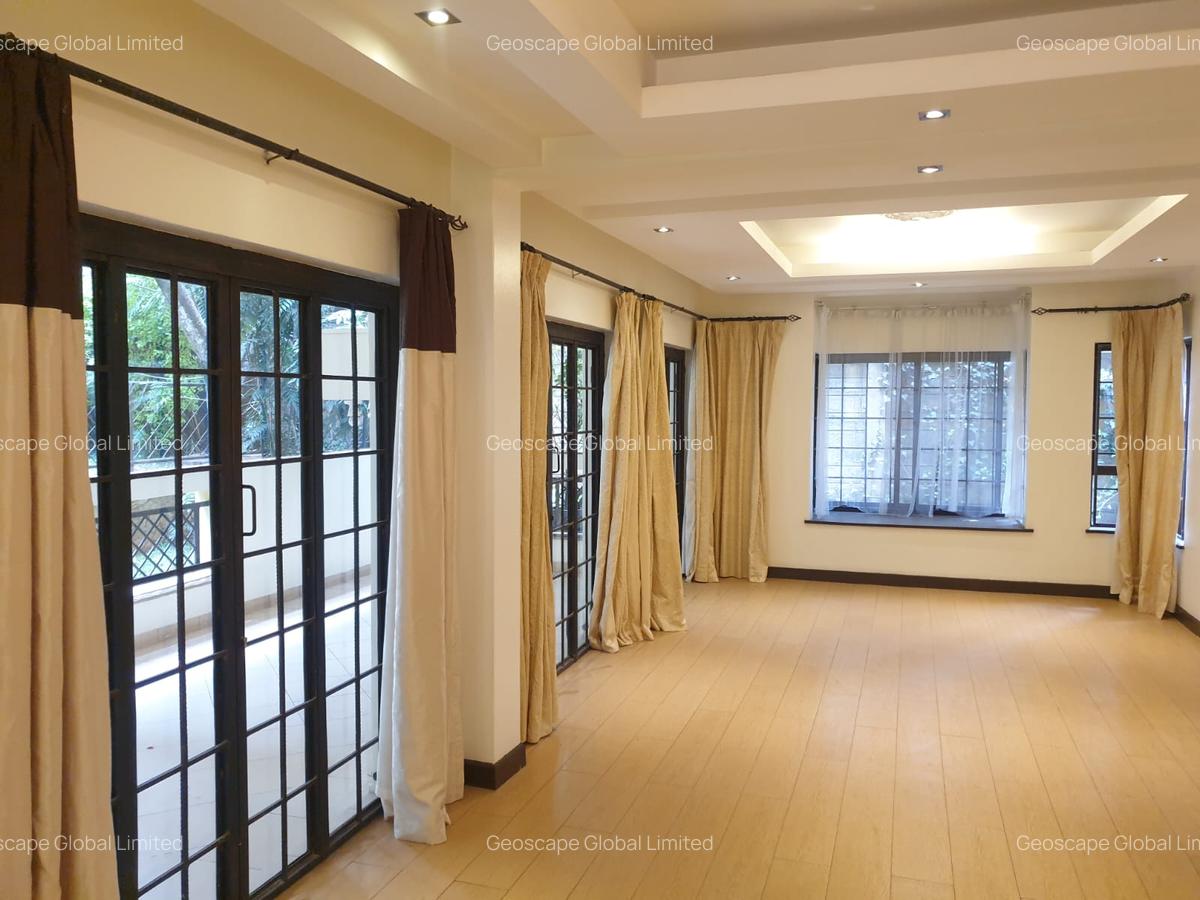 5 Bed Apartment with En Suite in Riverside - 5