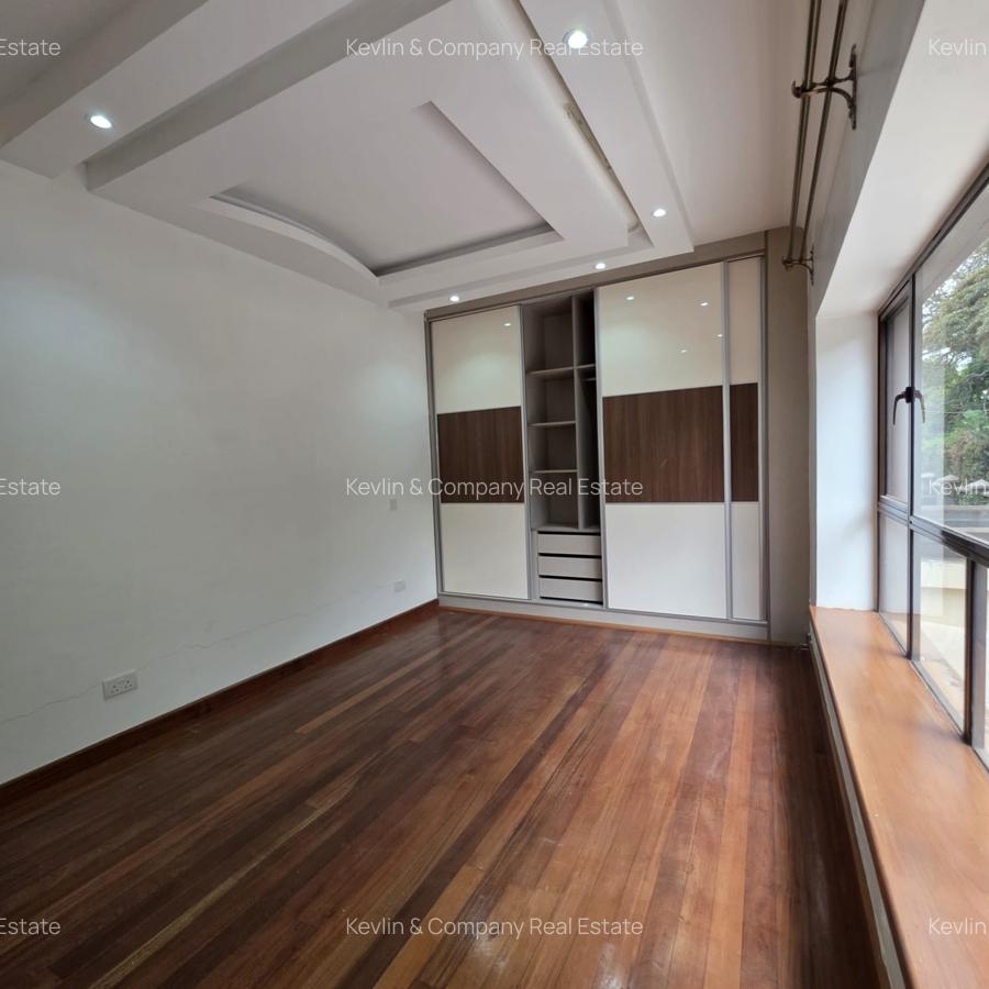 4 Bed Townhouse with En Suite in Lavington - 9