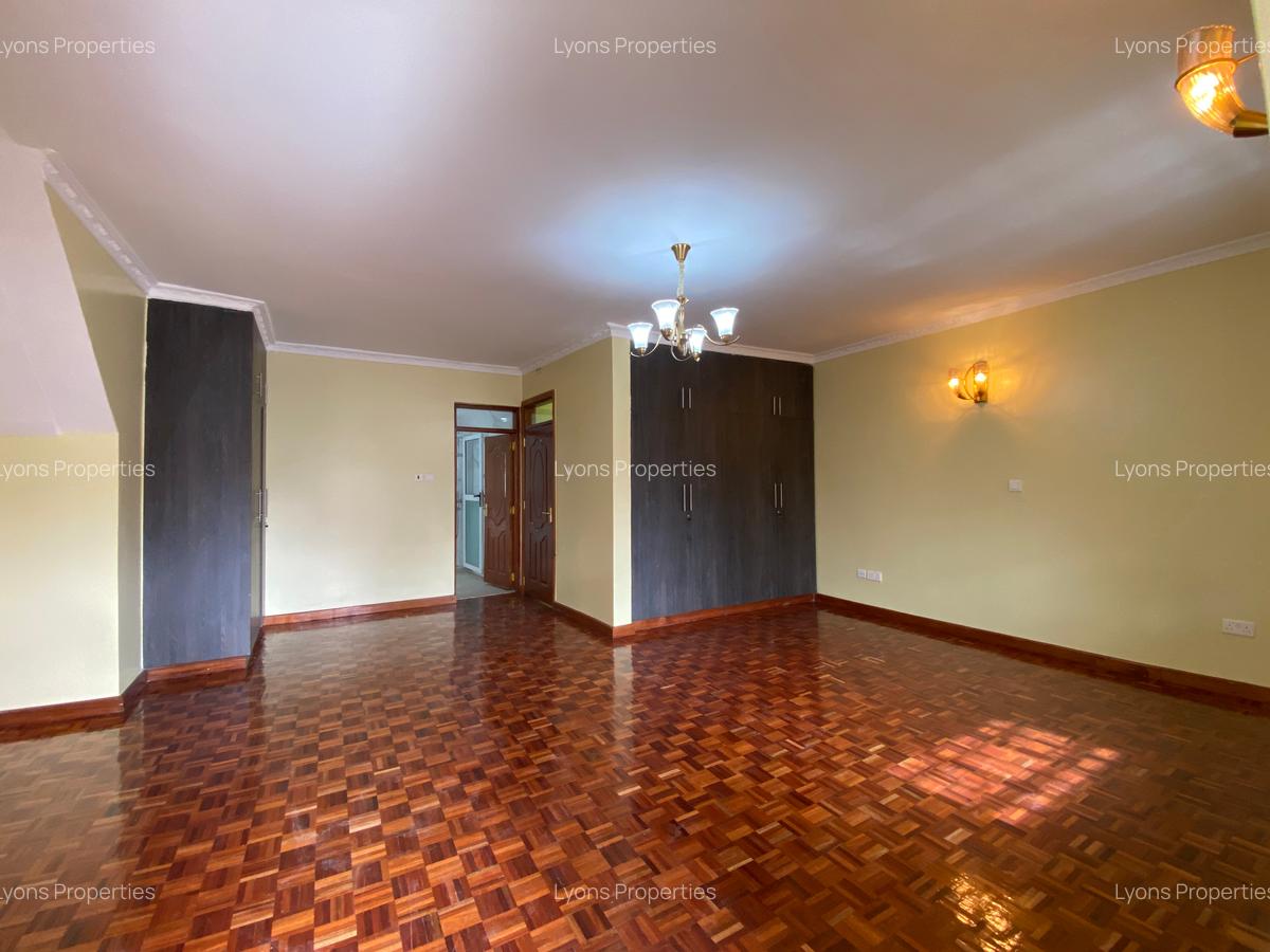4 Bed Villa with En Suite at Near Maasai Mall - 6