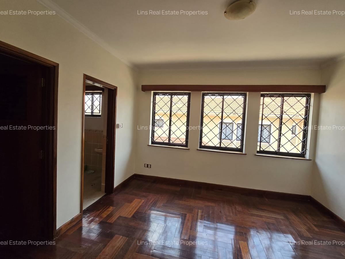 5 Bed Townhouse with En Suite in Lavington - 5