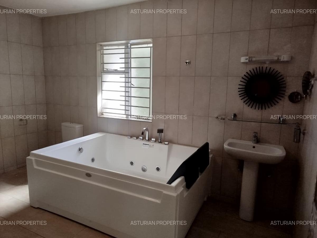 4 Bed Villa with En Suite in Runda - 8