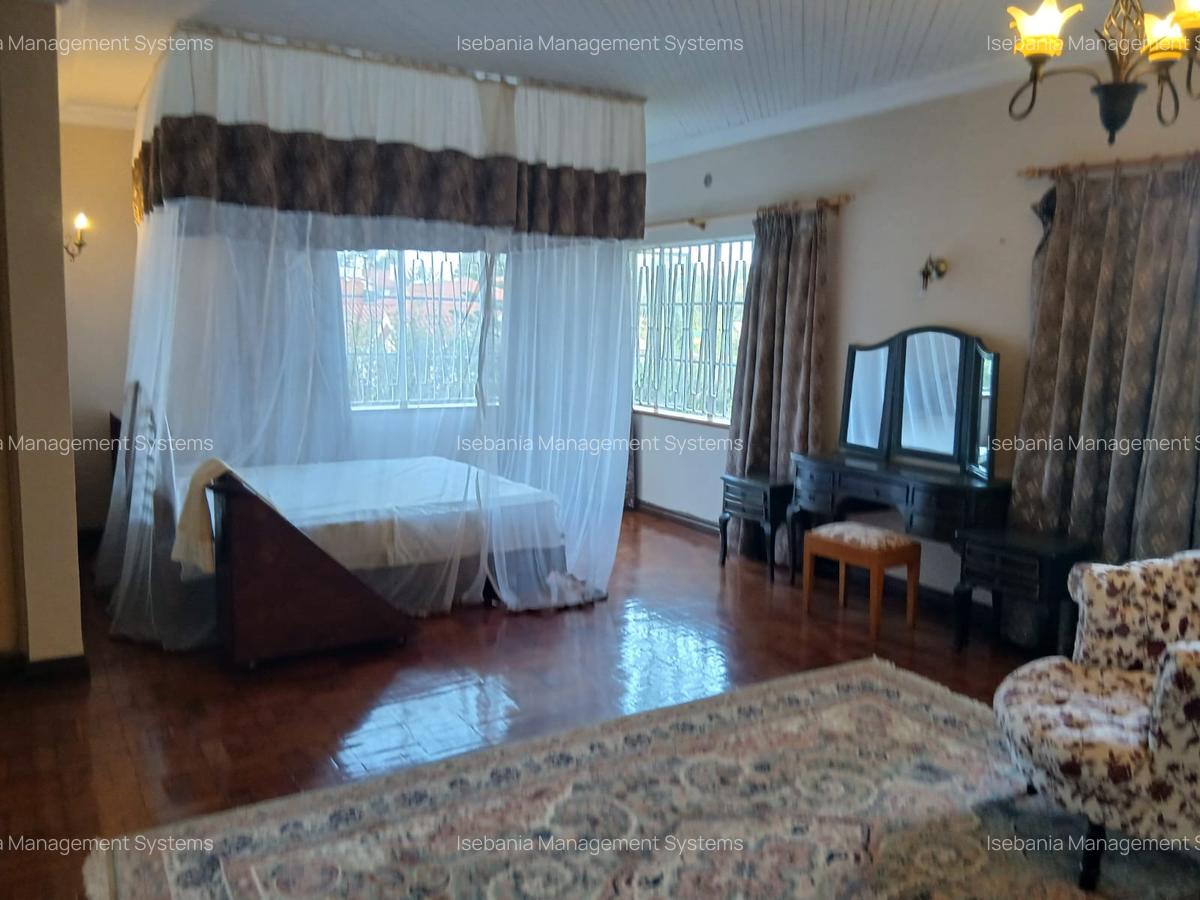 3 Bed Townhouse with En Suite at Evergreen - 12