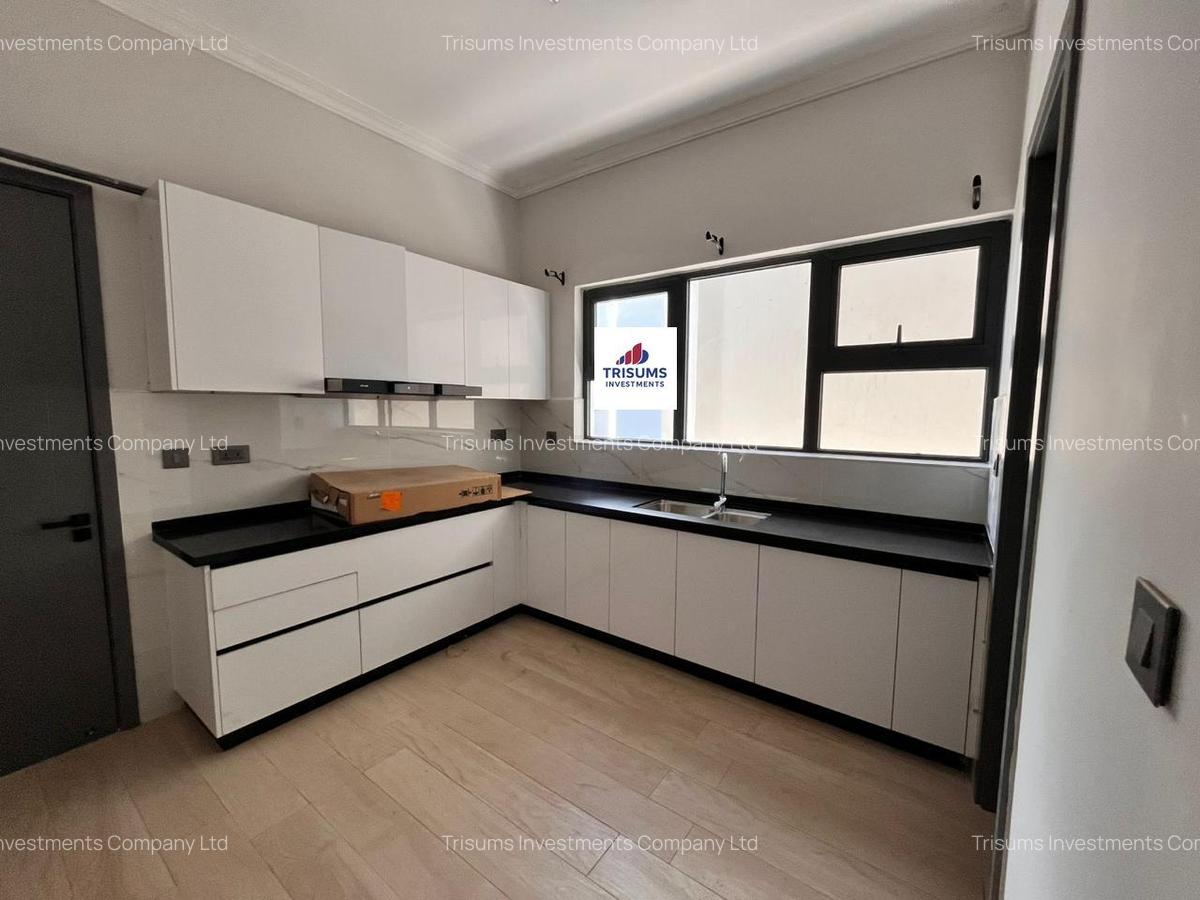 5 Bed Townhouse with En Suite in Lavington - 5