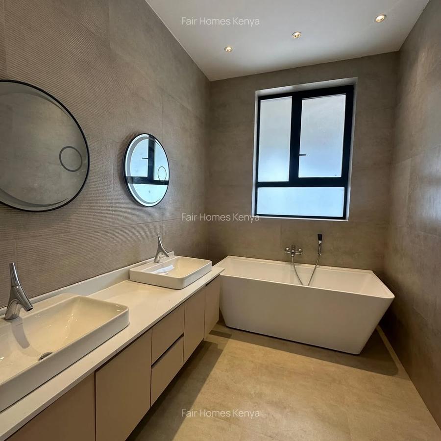 5 Bed Townhouse with En Suite at Manyani East - 16