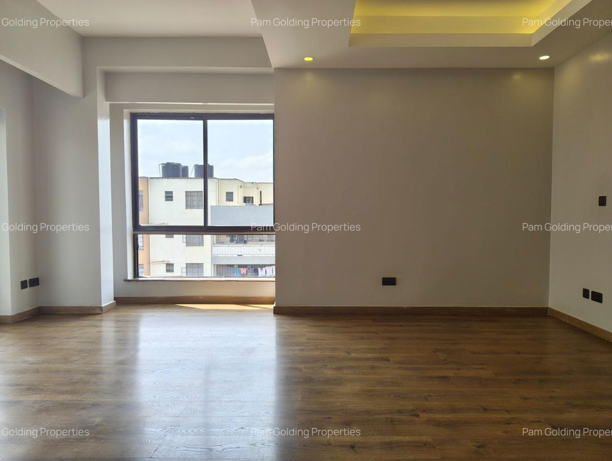 3 Bed Apartment with En Suite in Lavington - 17