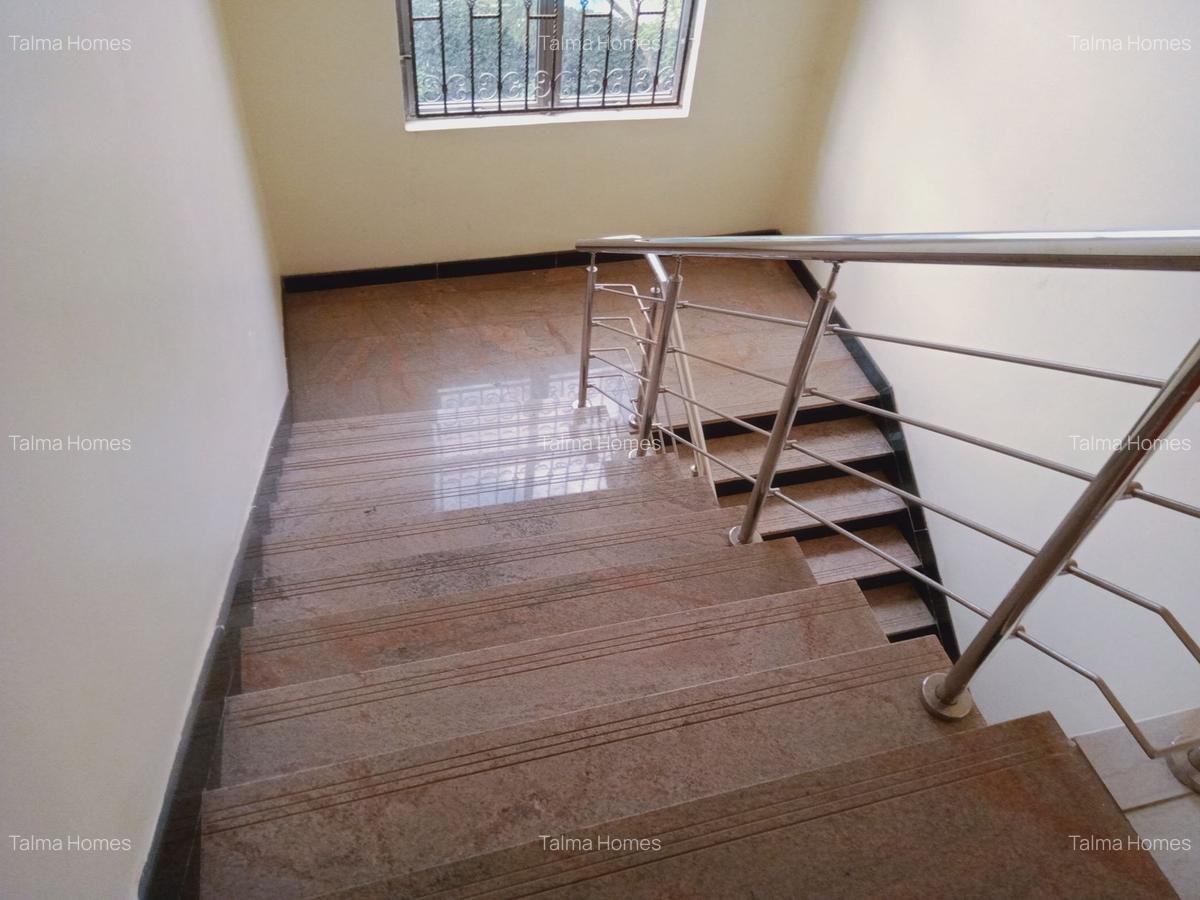 5 Bed Townhouse with En Suite at Westlands - 20
