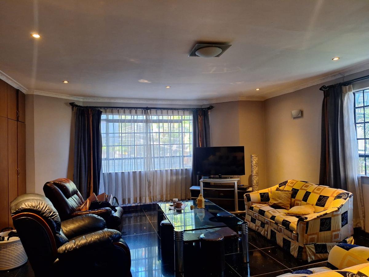 4 Bed Townhouse with En Suite in Westlands Area - 14