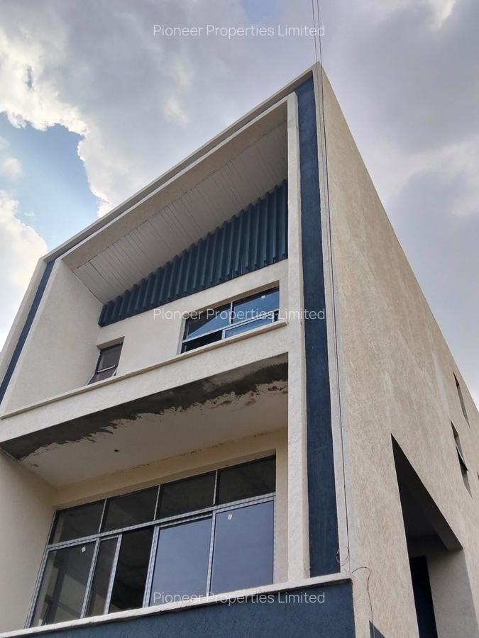 6 Bed House with En Suite at New Runda - 11