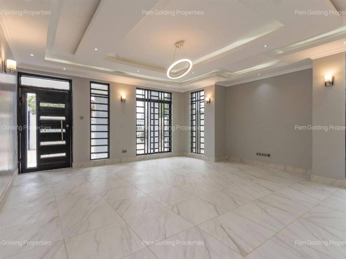 5 Bed Townhouse with En Suite in Syokimau - 3