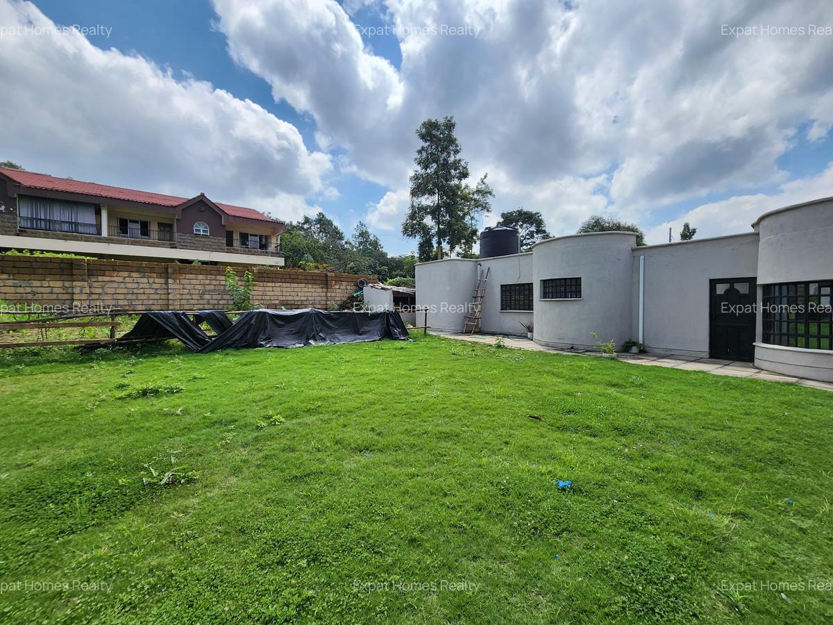 1 Bed House with Garden in Lavington - 2