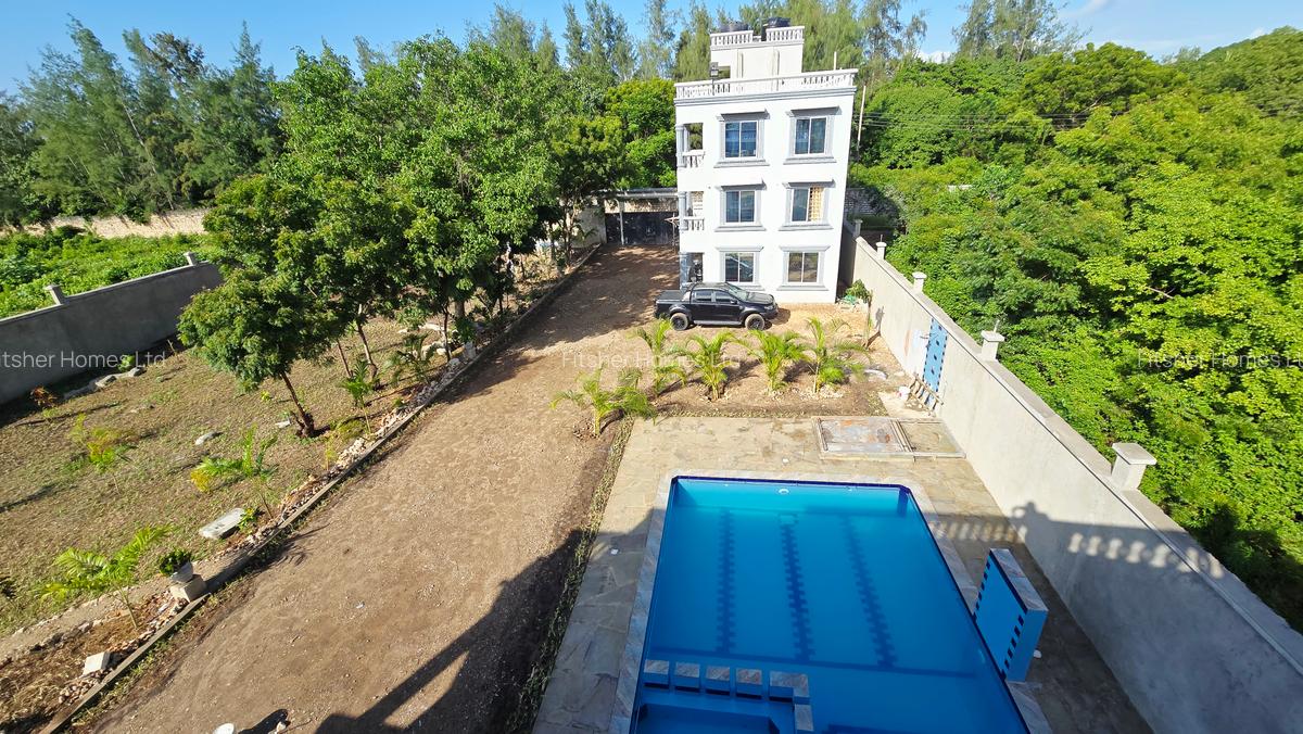 5 Bed Villa with En Suite in Diani - 5