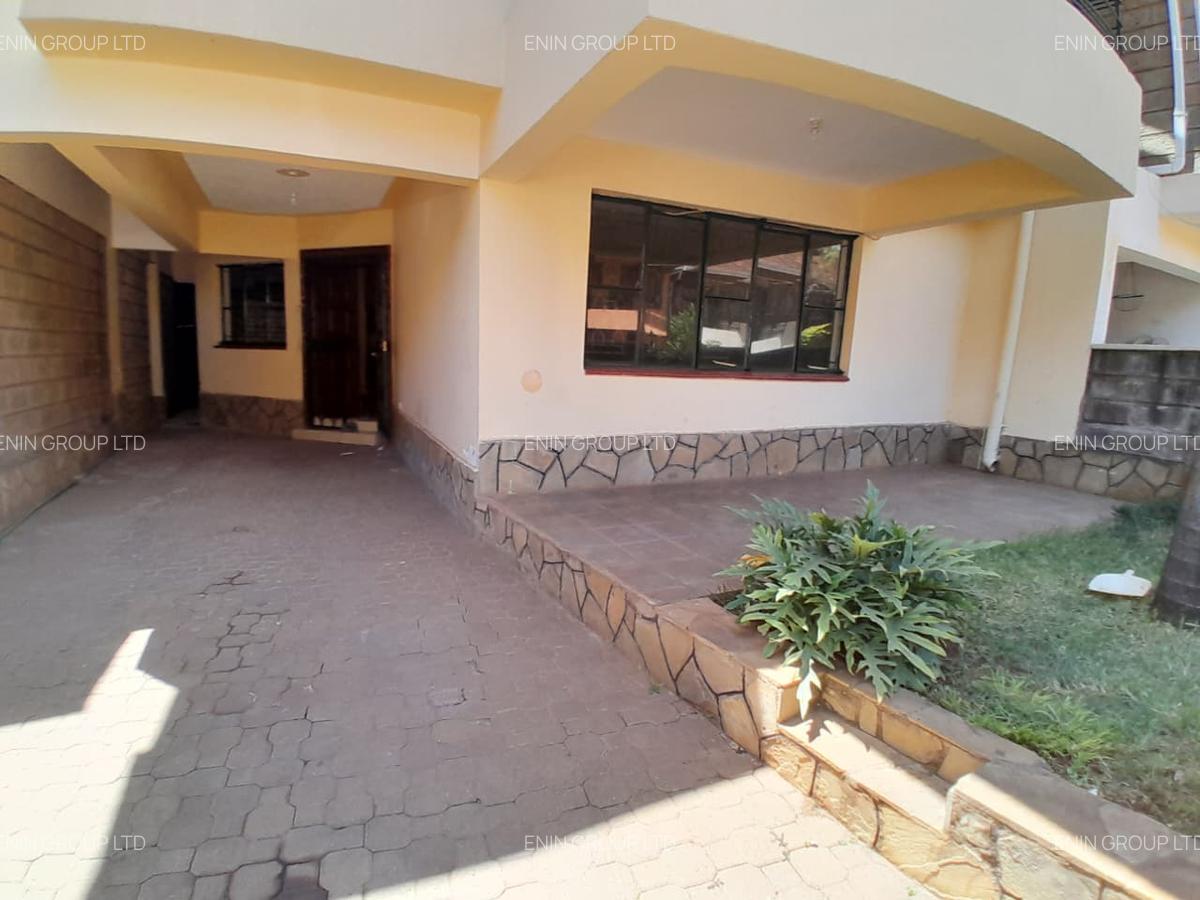 5 Bed Townhouse with En Suite in Lavington - 1