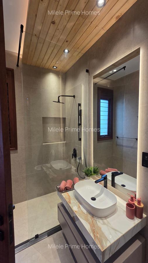 4 Bed Villa with En Suite at Tala Road - 10