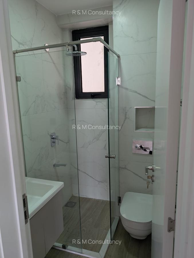 3 Bed Apartment with En Suite at Riverside Square - 2