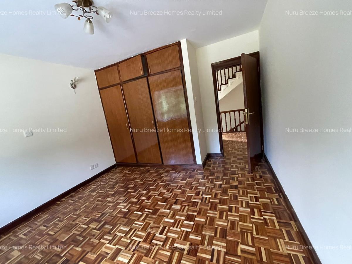 4 Bed Townhouse with En Suite in Lavington - 10