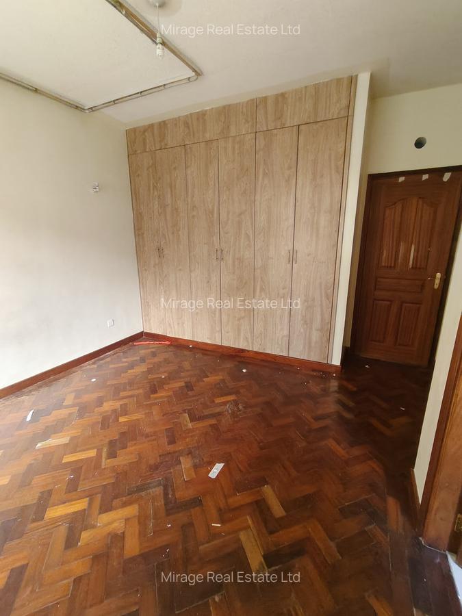 2 Bed Apartment with En Suite in Kilimani - 12