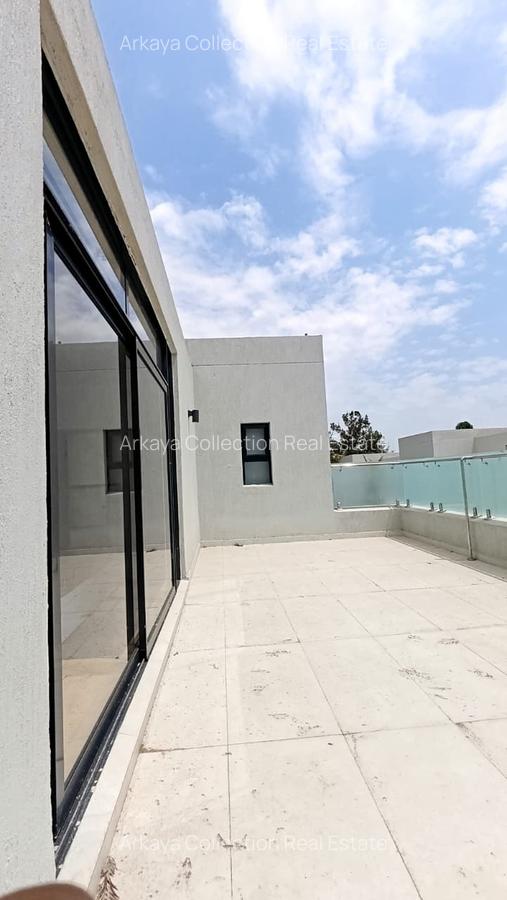 5 Bed Townhouse with En Suite in Lavington - 20