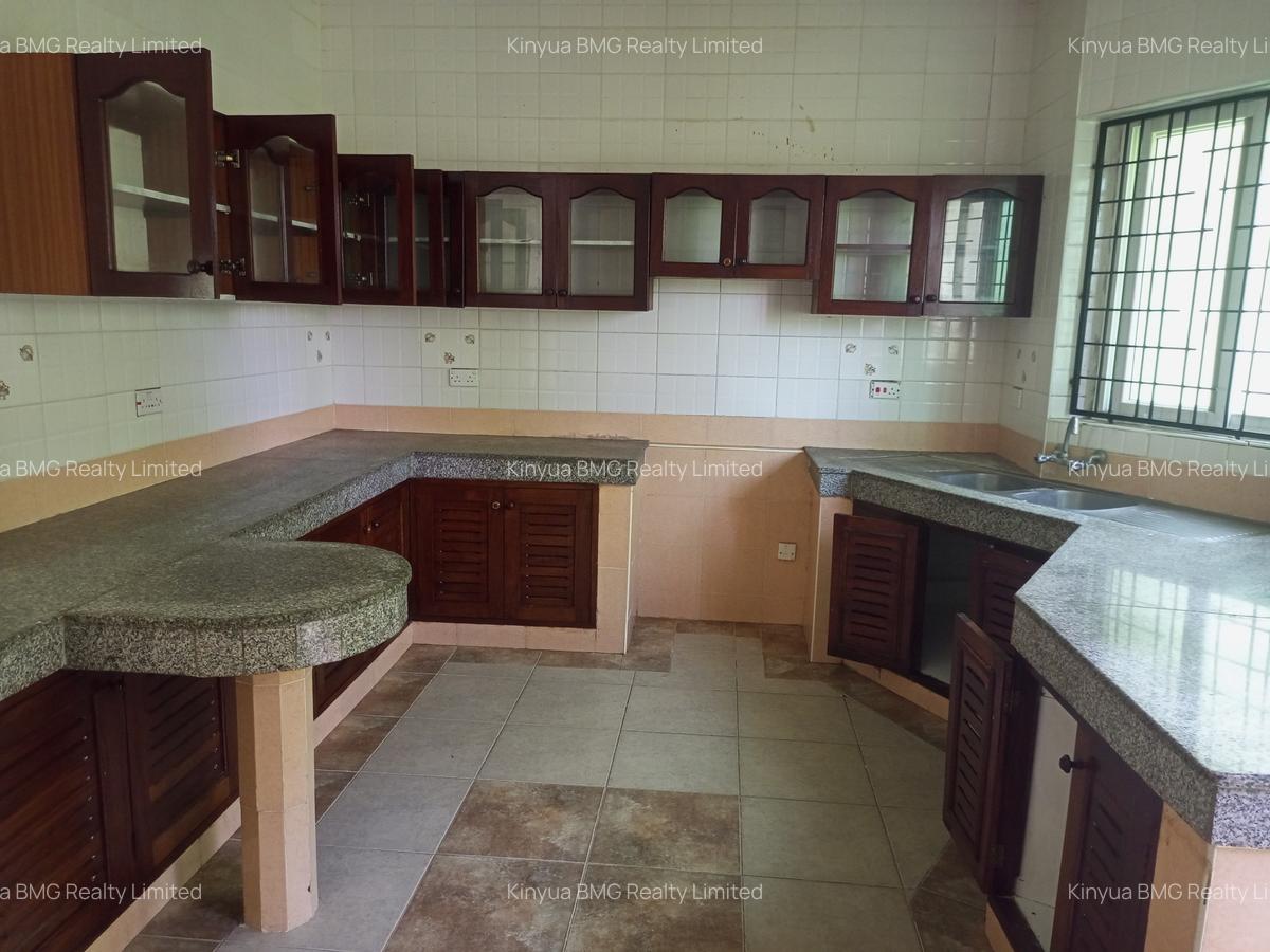 Serviced 3 Bed Apartment with En Suite in Nyali Area - 8