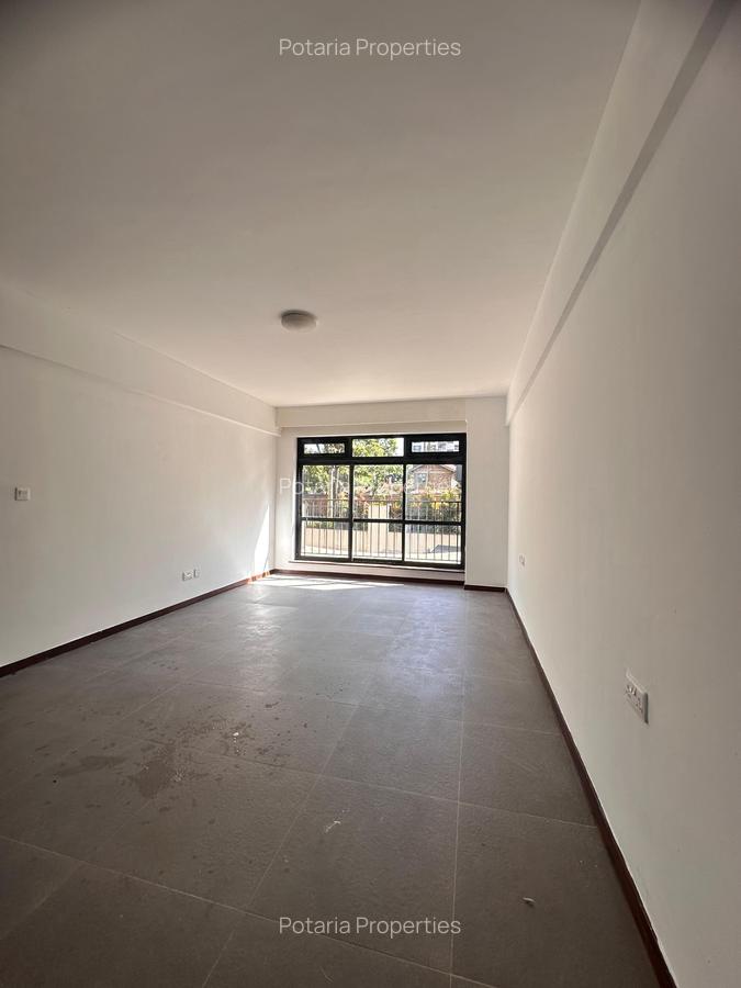 2 Bed Apartment with En Suite in Riverside - 3