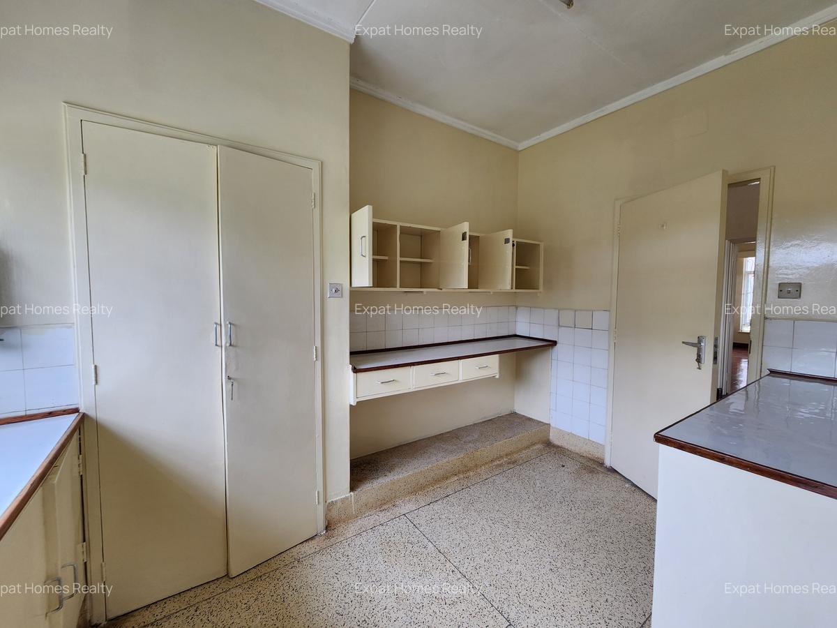 Commercial Property with Parking in Kilimani - 14