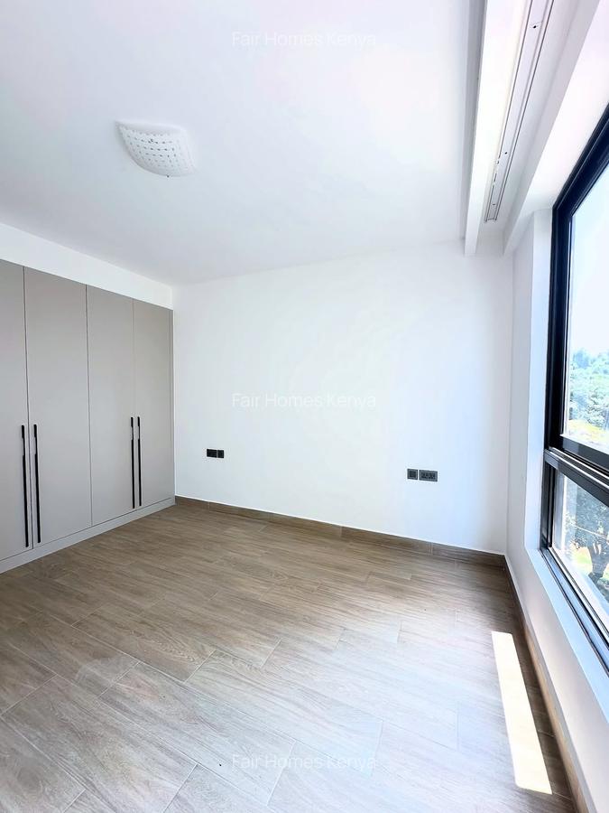 3 Bed Apartment with En Suite at Riverside Drive - 4