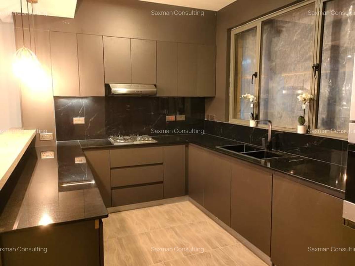 3 Bed Apartment with En Suite in Brookside - 4