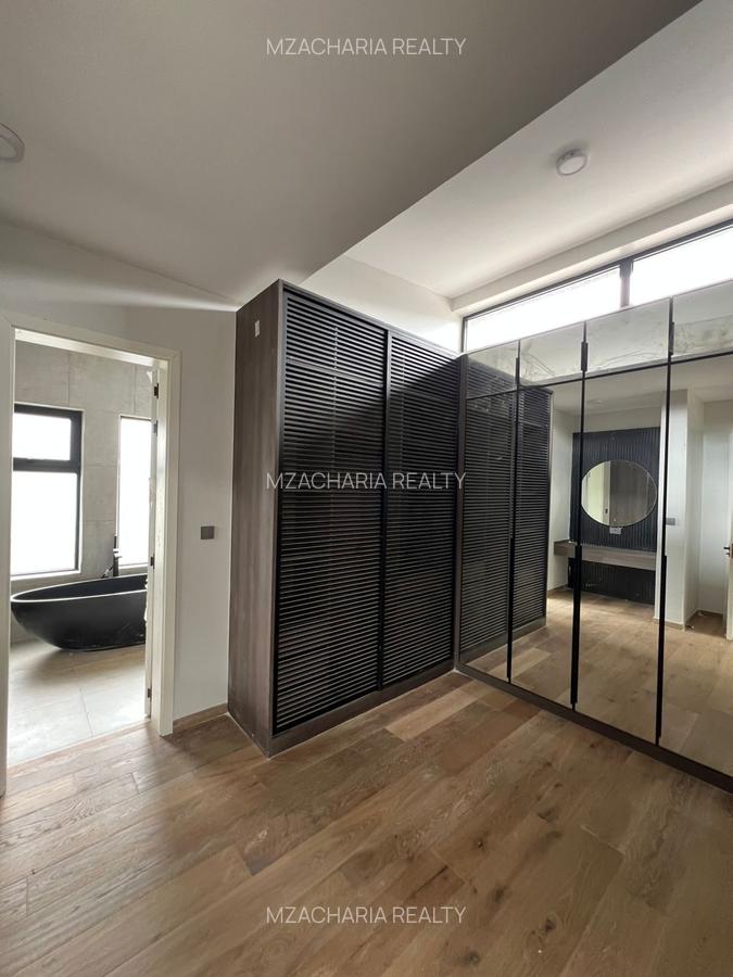 5 Bed Townhouse with En Suite in Runda - 20