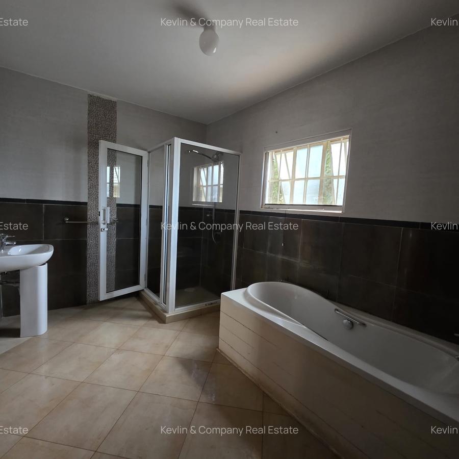 5 Bed Townhouse with En Suite in Kileleshwa - 14