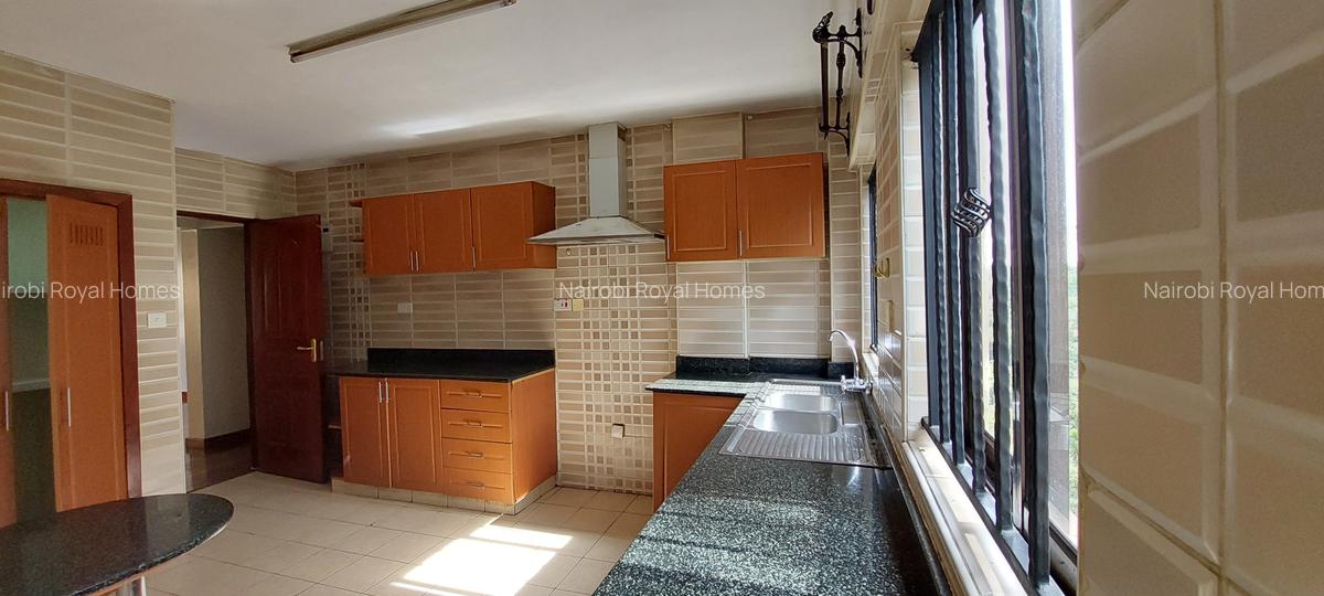 3 Bed Apartment with En Suite at Lavington Green - 20