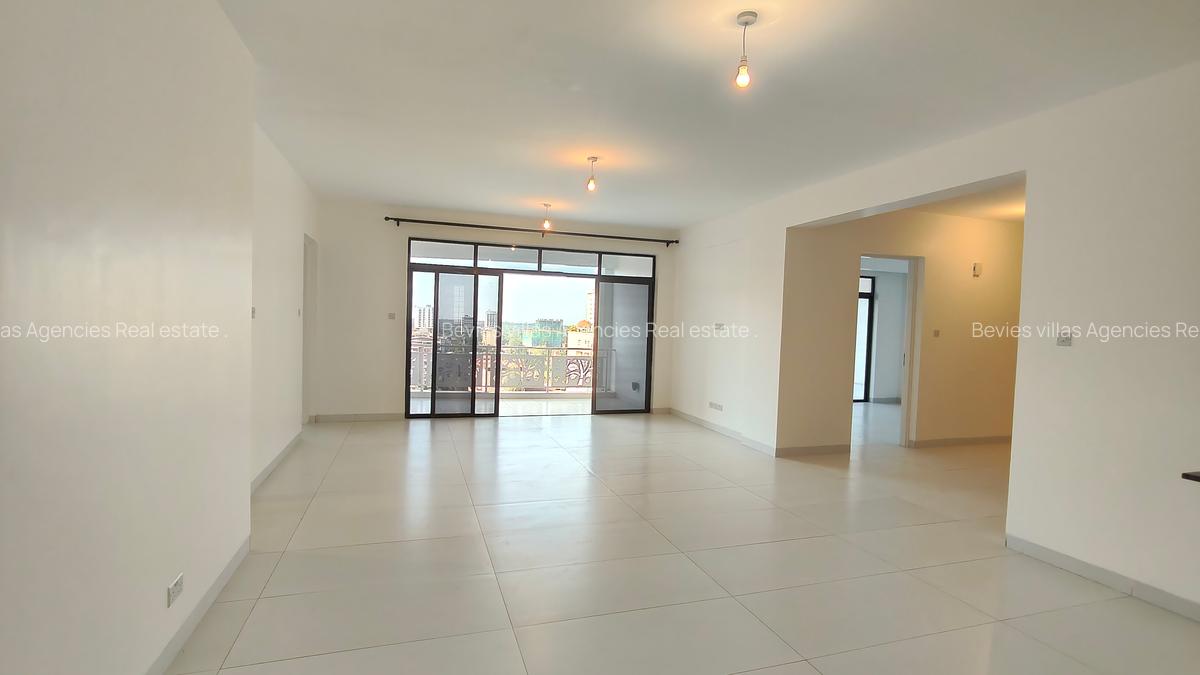 4 Bed Apartment with En Suite at Parklands - 1