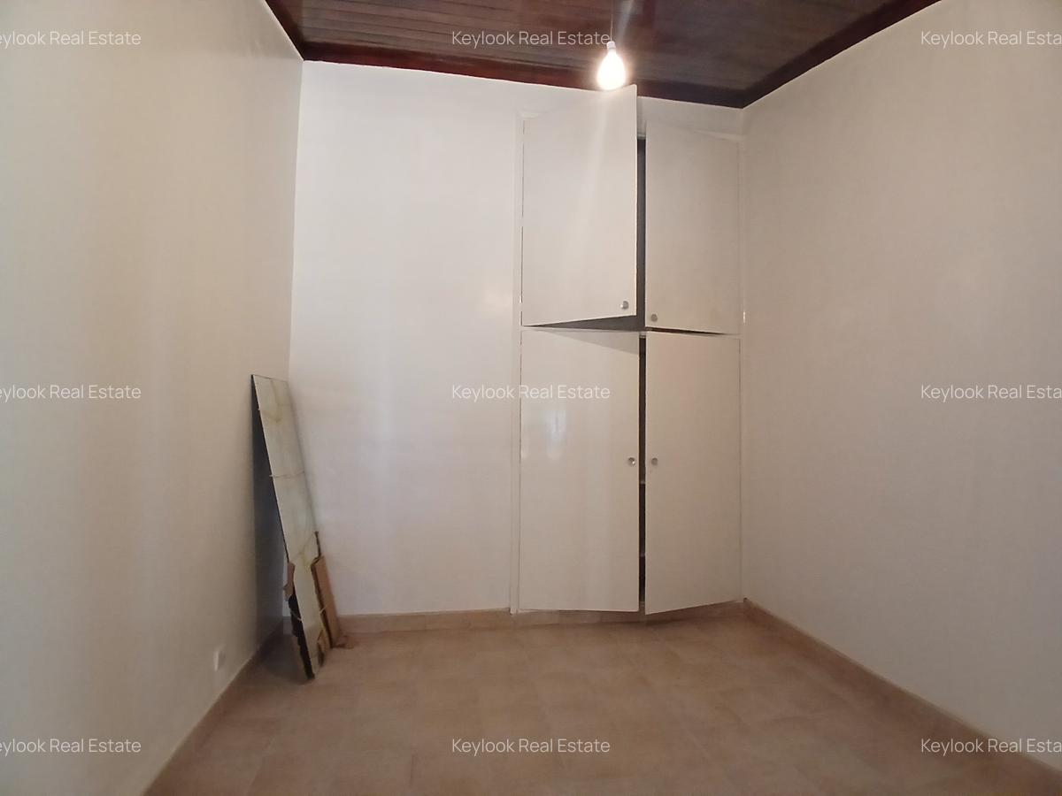 5 Bed House with En Suite at Lavington - 6