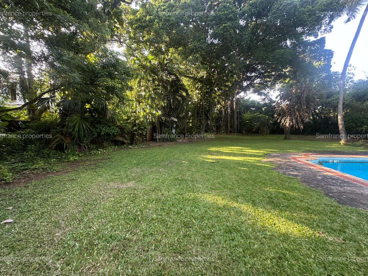 4 Bed Townhouse with En Suite at Moyne Drive - 4