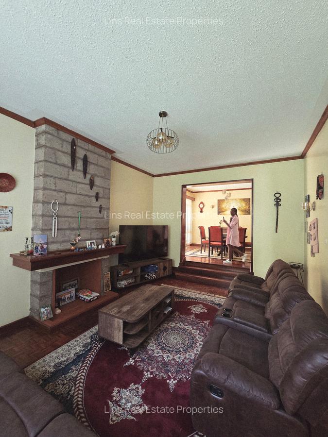 4 Bed Townhouse with En Suite in Brookside - 8