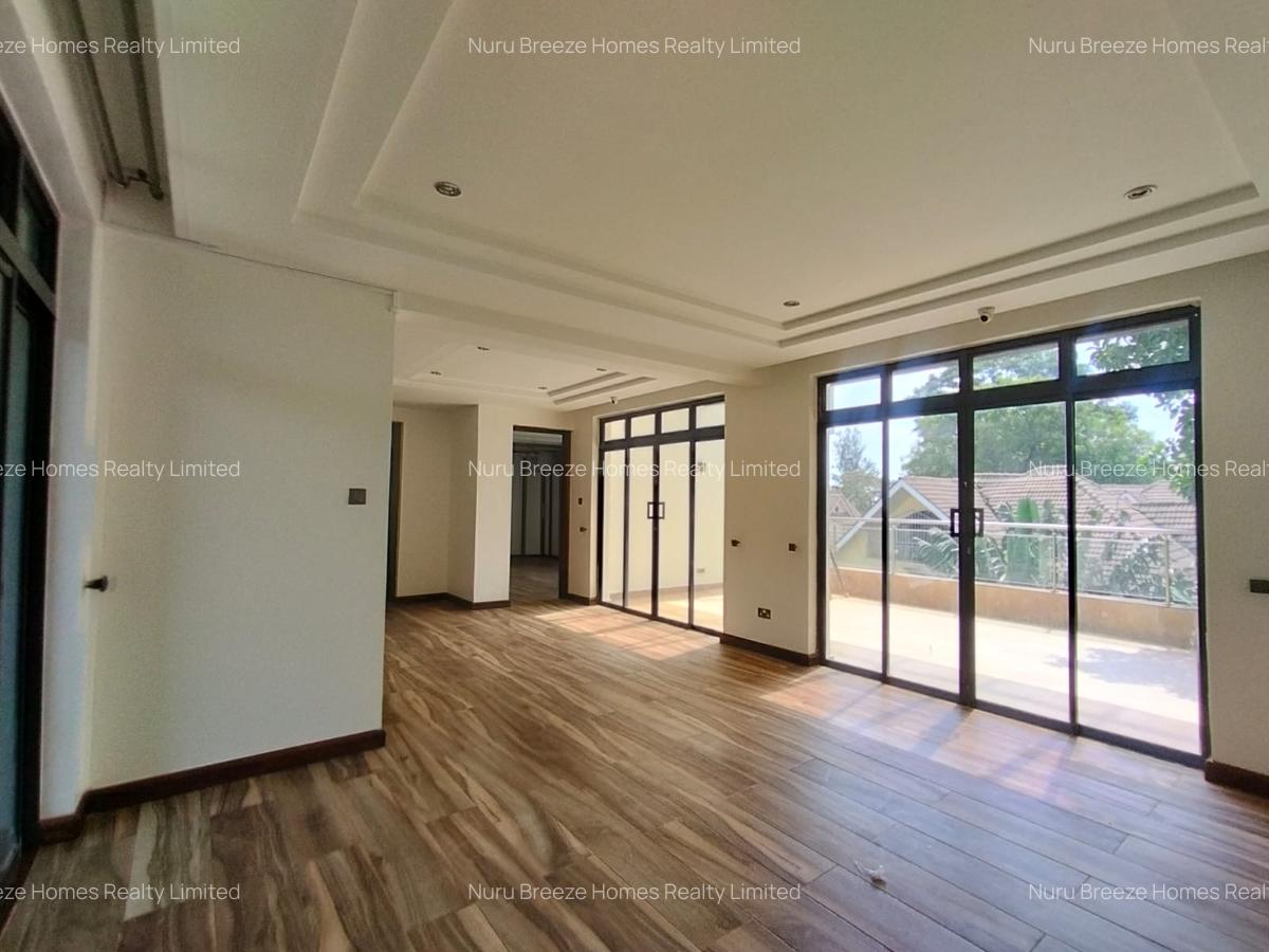 5 Bed Townhouse with En Suite in Lavington - 17