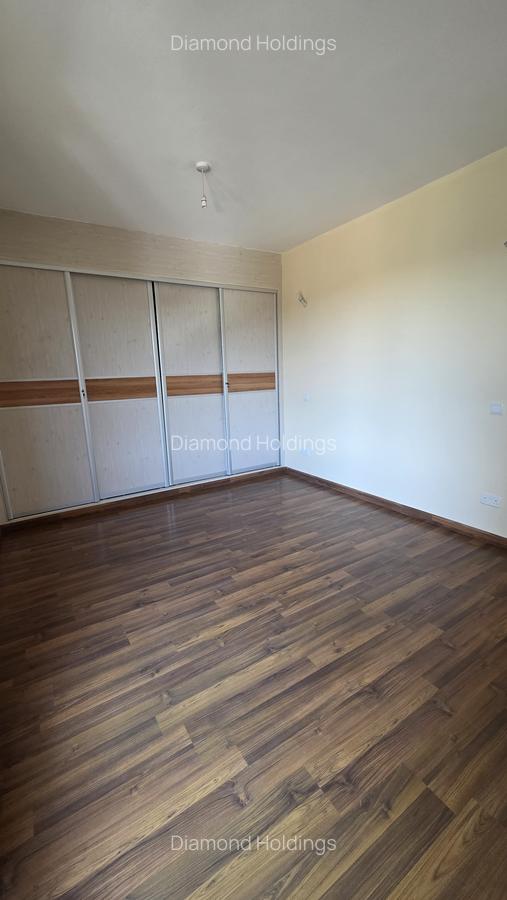 4 Bed Apartment with En Suite at Parklands - 18